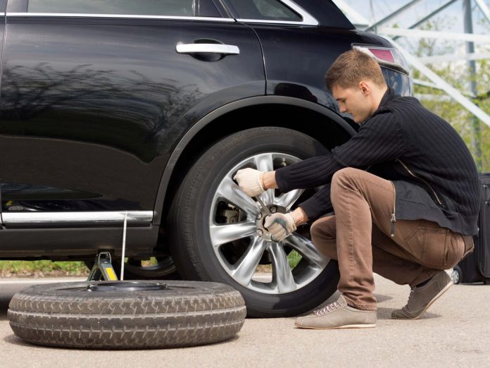 3 Mistakes You Make When Changing a Flat Tire