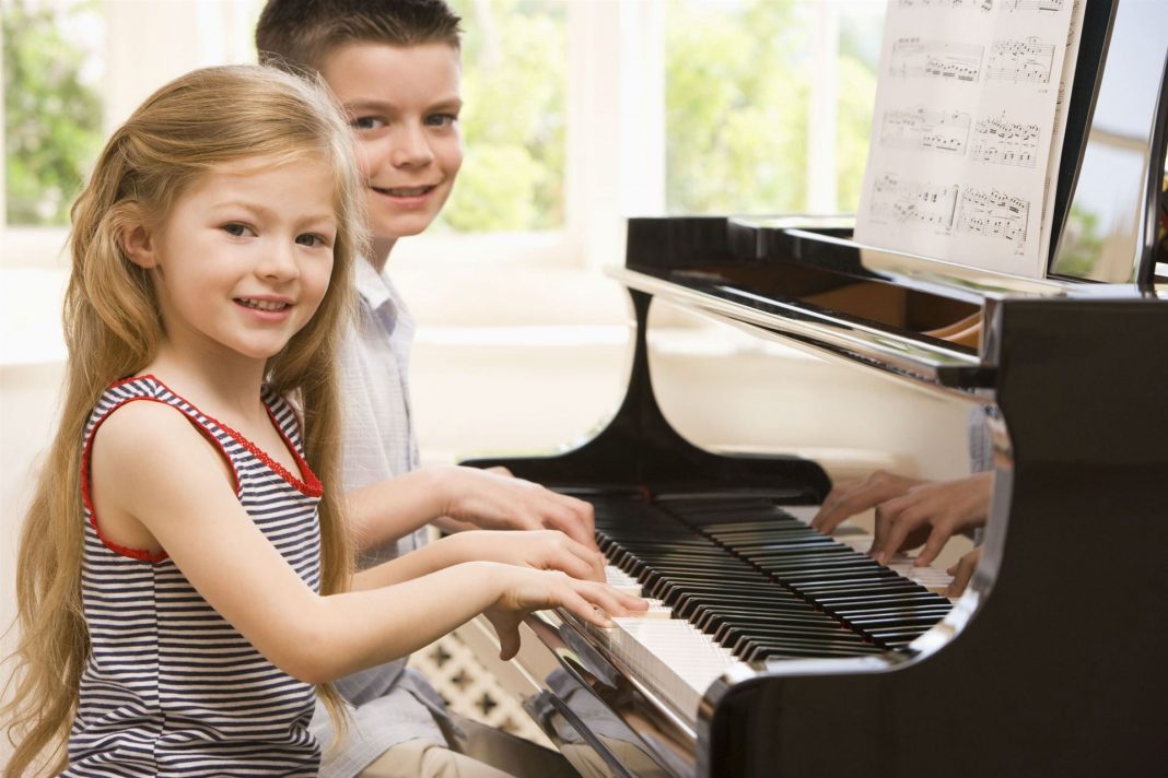 wondering-how-to-make-your-piano-lessons-for-kids-rock-read-this