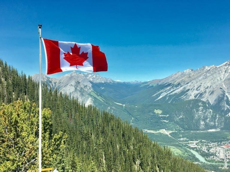 need-a-change-of-scenery-how-to-move-to-canada-from-the-us