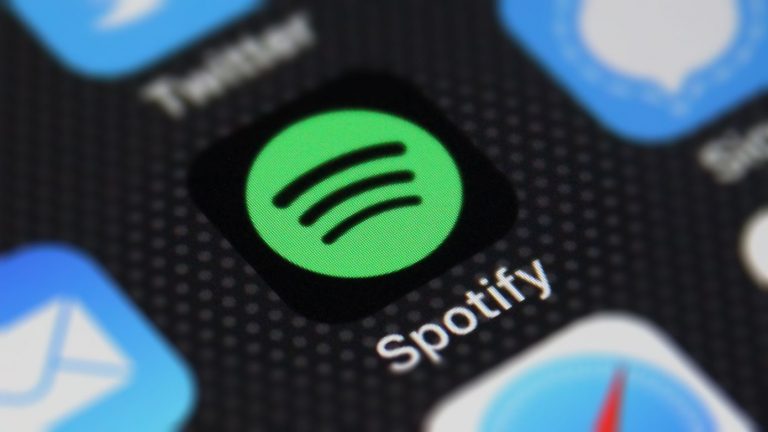 How Spotify Customizes itself for Listeners and Artists?