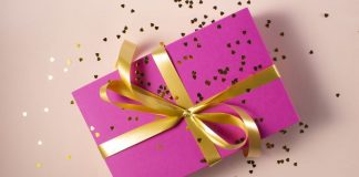12 Virtual Event Gift Ideas for Speakers & Attendees