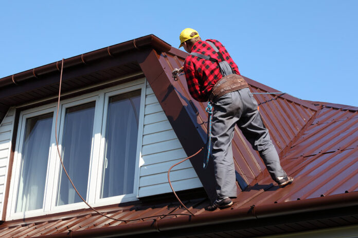 roofing contractor in Des Moines