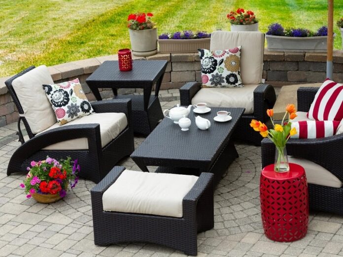 Mix-And-Match Restaurant Patio Furniture Sets