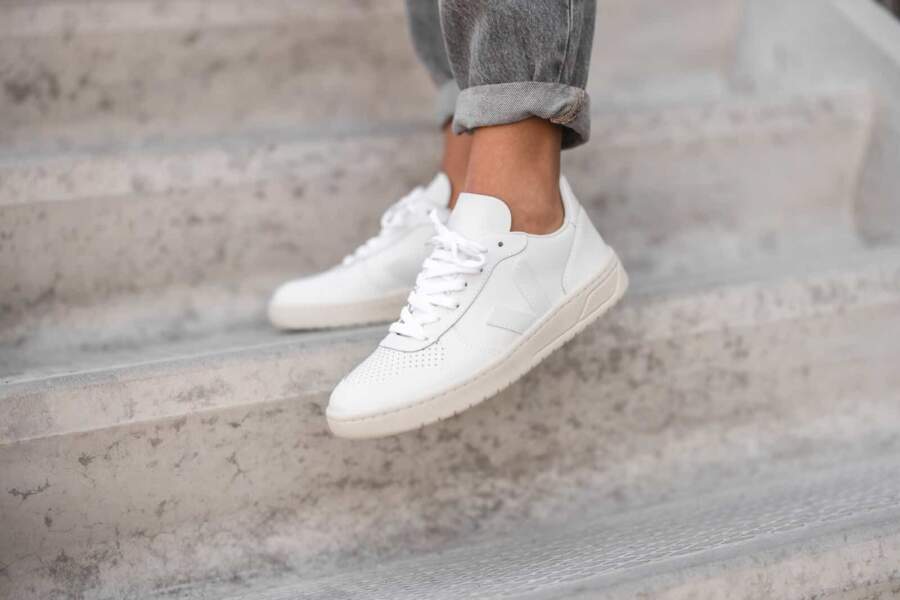 White Sneakers Women: All Information About The Classic Shoes